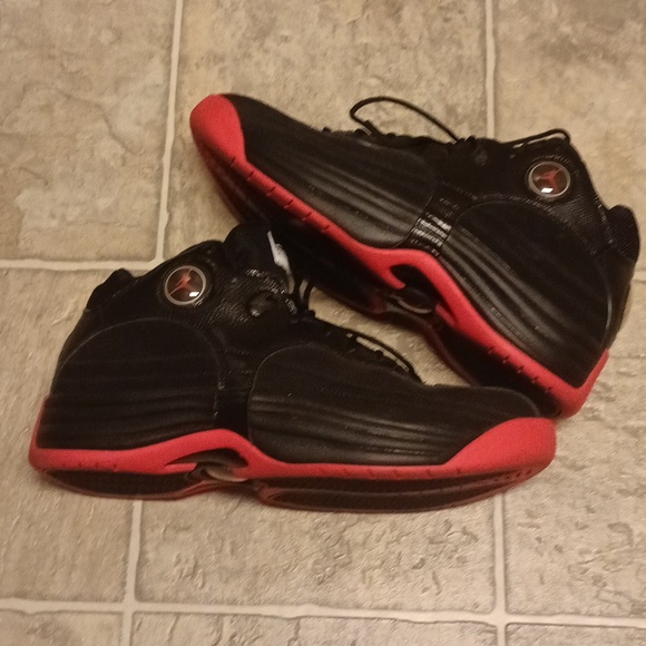 Men's Black and Red Nike Air Jordan Jumpman Team 1 Basketball Sneakers Size 11.5 - Picture 5 of 9